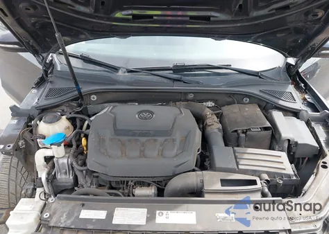 2018 Volkswagen Passat 2.0T R-Line/2.0T S z USA, uszkodzony, nr VIN 1VWAA7A30JC003304